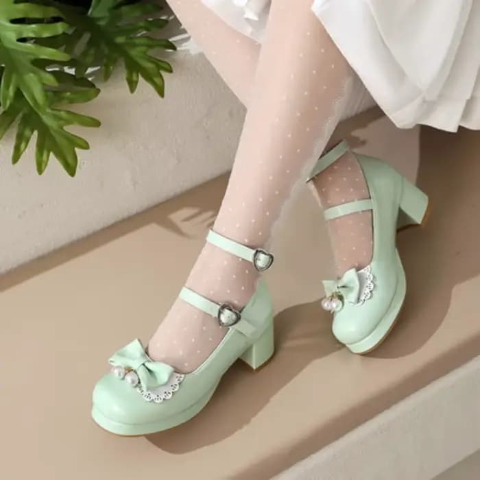 Chaussures à talons bas pour femmes