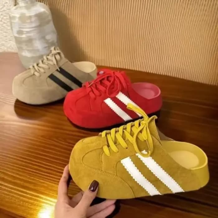 Mules sneakers rétro en daim rayé pour femme