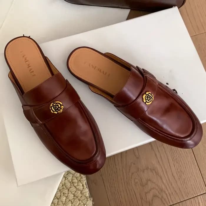 Sandales plates à enfiler en cuir de vache pour femmes