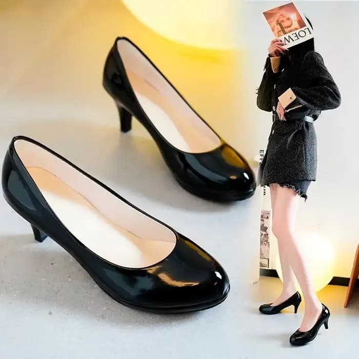 Escarpins légers couleur chair à talons hauts pour femmes