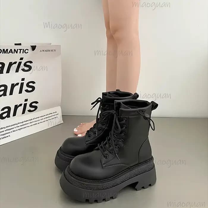Bottines femme nouveau automne 2025 rétro britannique plate-forme bottes courtes couleur unie mode rétro cuir court Botas Femininas