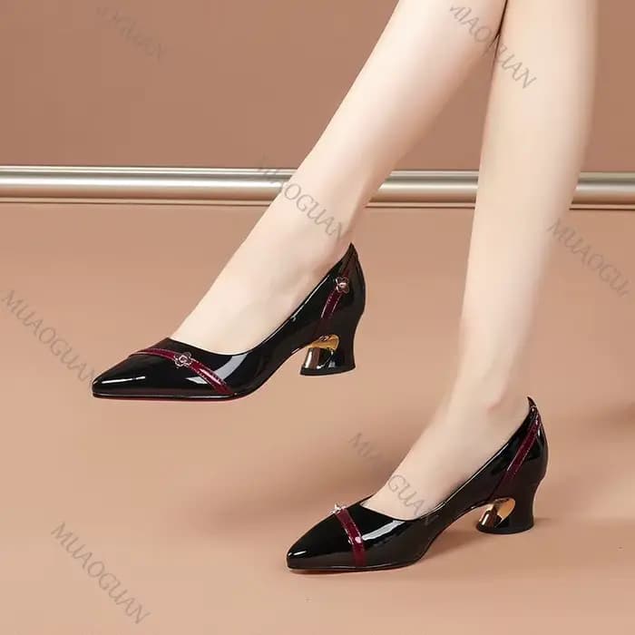 Escarpins en cuir souple pour femmes