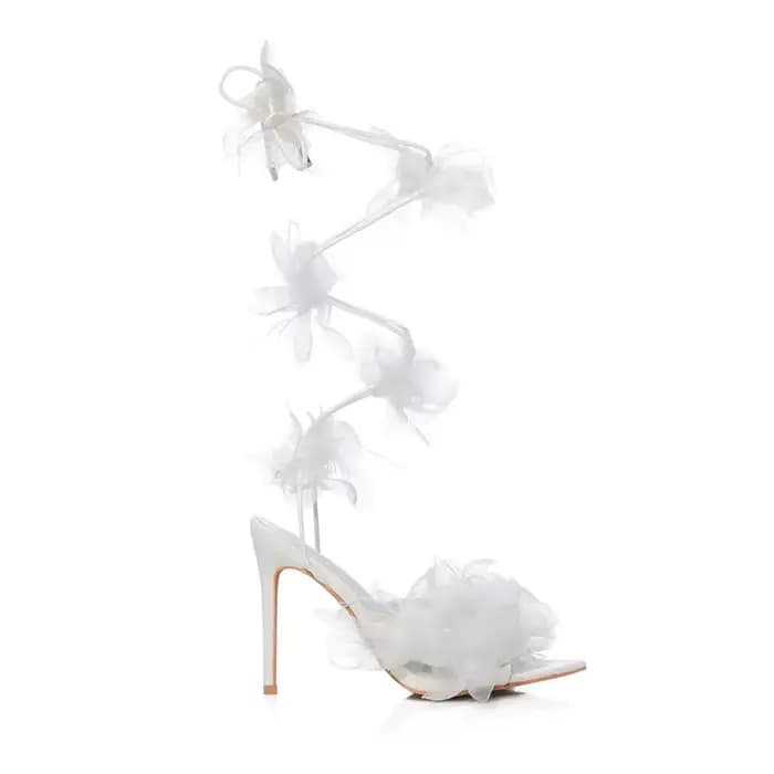 Sandales à talons aiguilles blanches à lacets et liseré de cheville, ornées de fleurs en tulle 3D, à bout ouvert, collection 2026, pour mariage, soirée et cérémonie
