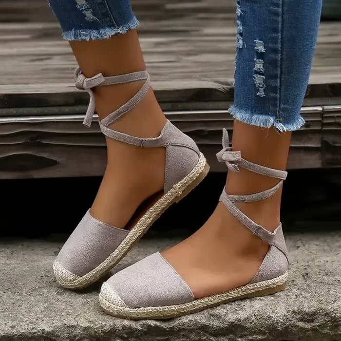 Sandales de créateur pour femmes en été mode bout rond chaussures plates décontractées cheville à lacets rotin tissé