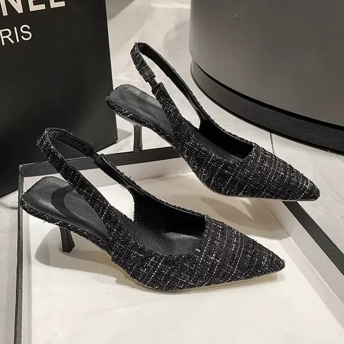 Marque de mode qui a conçu des talons compensés en tricot pour femmes, des chaussures de soirée à bout pointu, des sandales à talons aiguilles confortables et grandes tailles pour l'été.