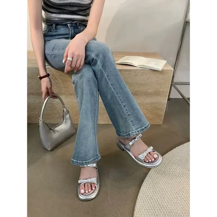 Sandales décontractées confortables à talon bas et bout ouvert argentées pour femmes – Chaussures de plage et de marche pour dames