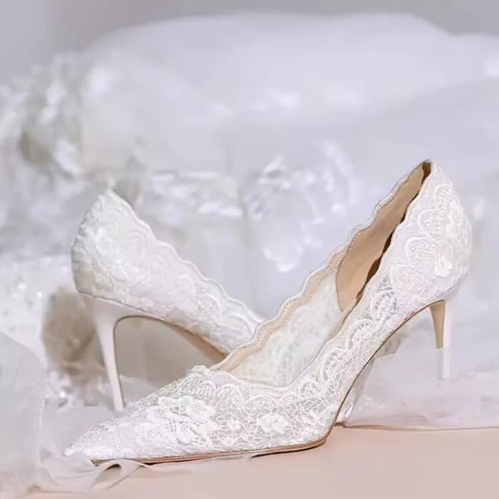 Chaussures de mariage blanches chaussures de mariée Design Sense Niche dentelle pointu talon aiguille peu profond français talons hauts tempérament féminin