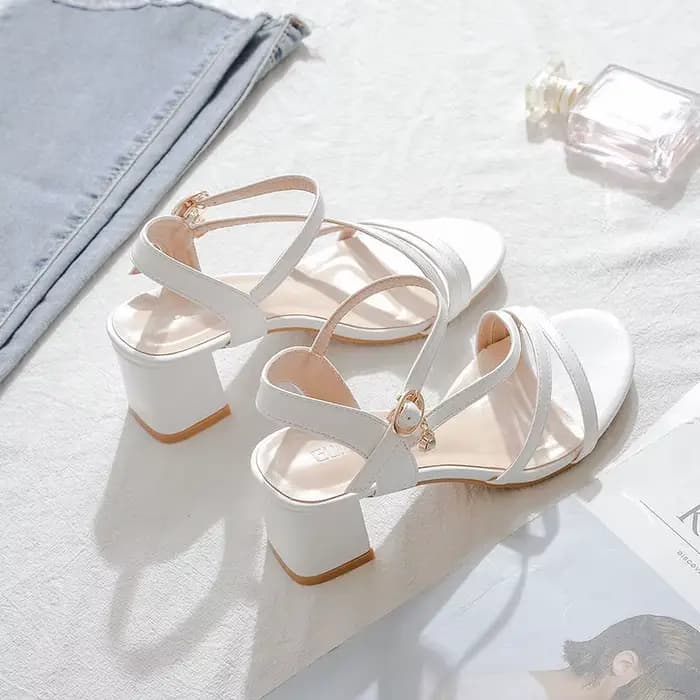 Sandales en cuir à talons hauts pour femmes