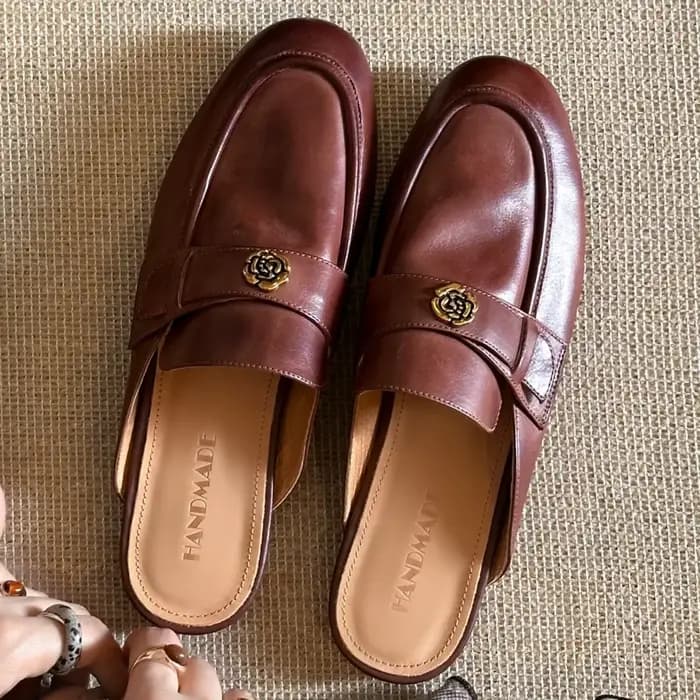 Sandales plates à enfiler en cuir de vache pour femmes