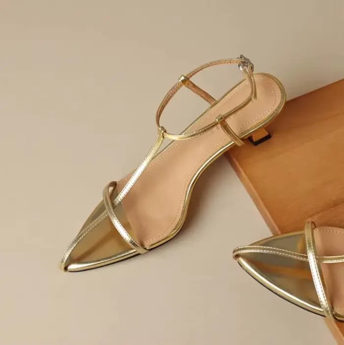 Nouvelle collection été 2026 : Sandales noires élégantes pour femme