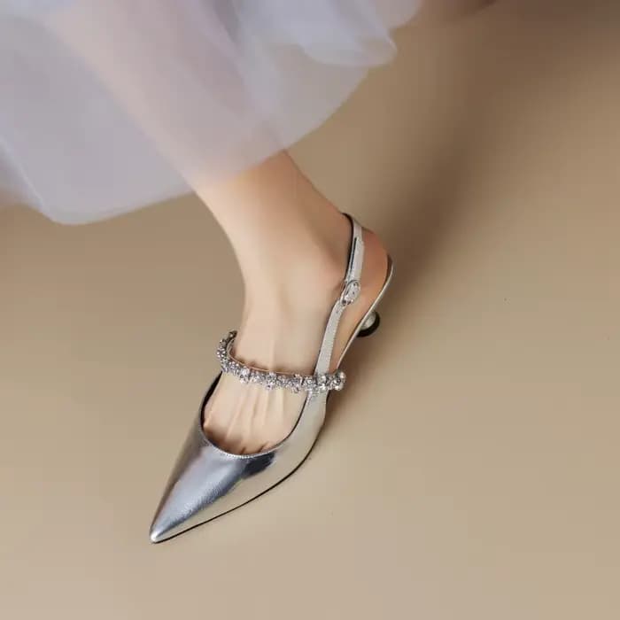 Nouveau or argent talons bas bout pointu sandales femmes 2025 été brillant cristal sangles