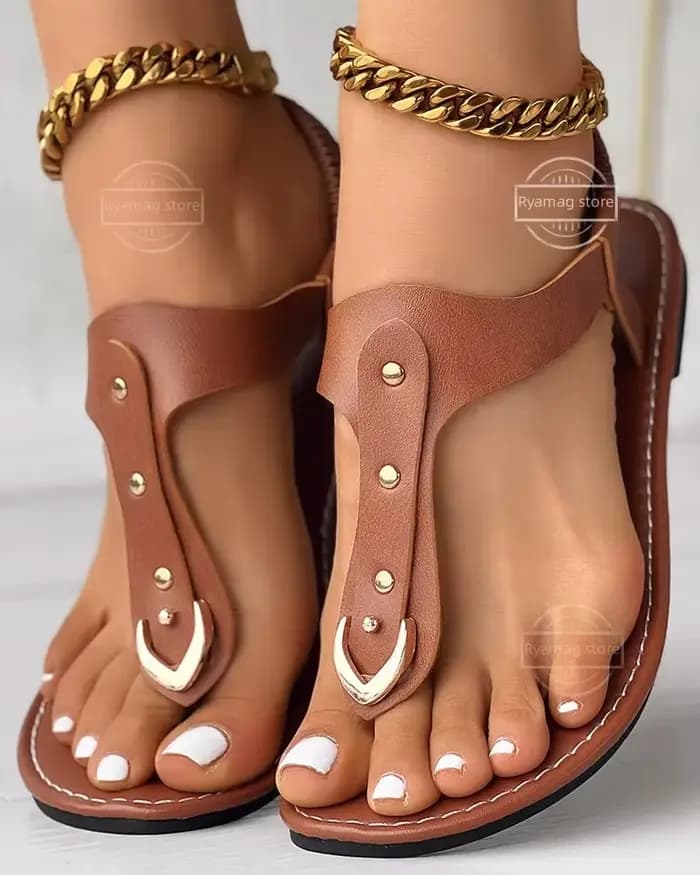 Sandales cloutées pour femmes