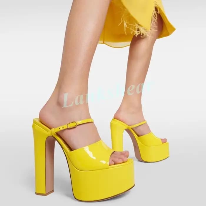 Sandales mules à plateforme et talon carré épais pour femme en cuir verni, bout ouvert, style chic pour soirées d'été 2026