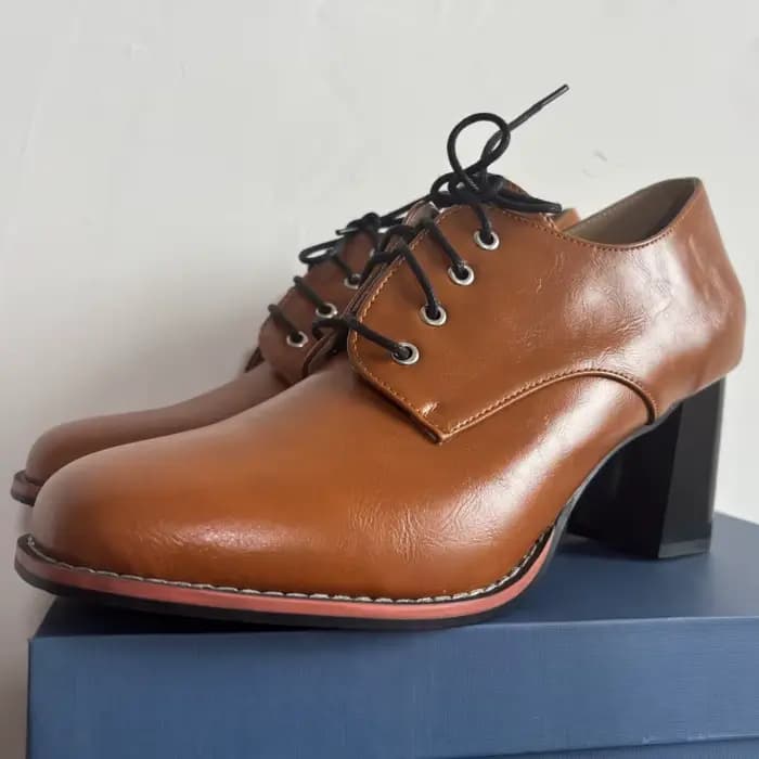 Chaussures à talons hauts rouges pour femmes