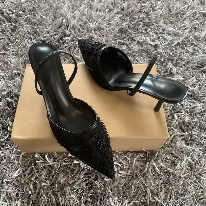 Sandales à talons hauts en maille brodée noire pour femmes