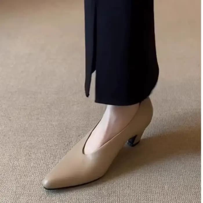 Escarpins à talons épais et bout pointu pour femmes