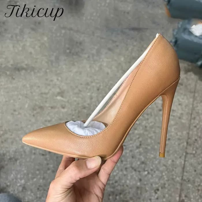 Talons aiguilles à bout pointu en cuir nu
