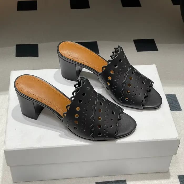 Début du printemps nouvelle mode classique rétro talon haut évidé bout ouvert pantoufle en cuir véritable Sexy