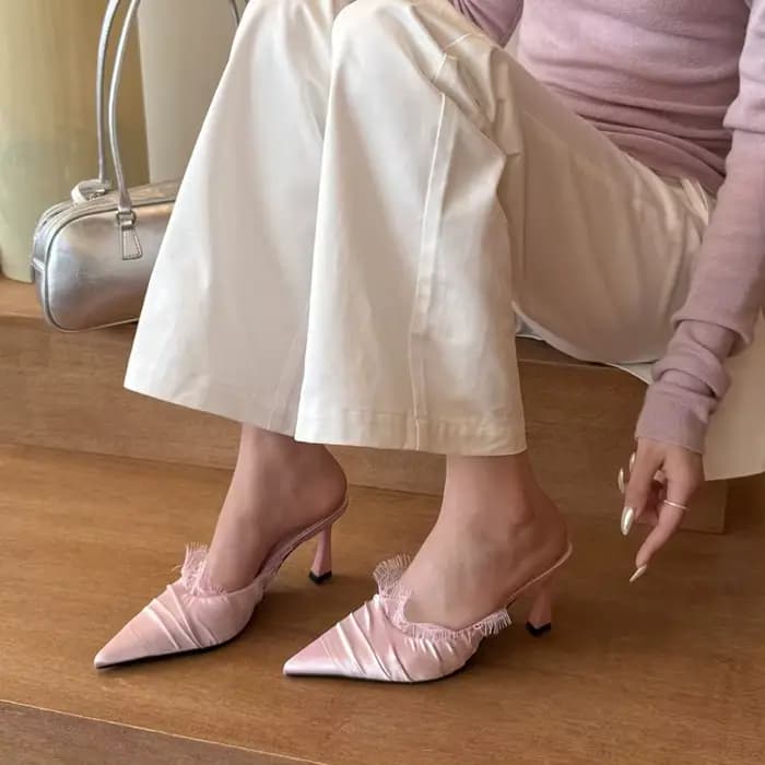 Beau à l'Épreuve des Défauts! Talons pointus en dentelle blanche pour femmes avec des mules à talon mi-hauteur pour une durée limitée à moitié prix