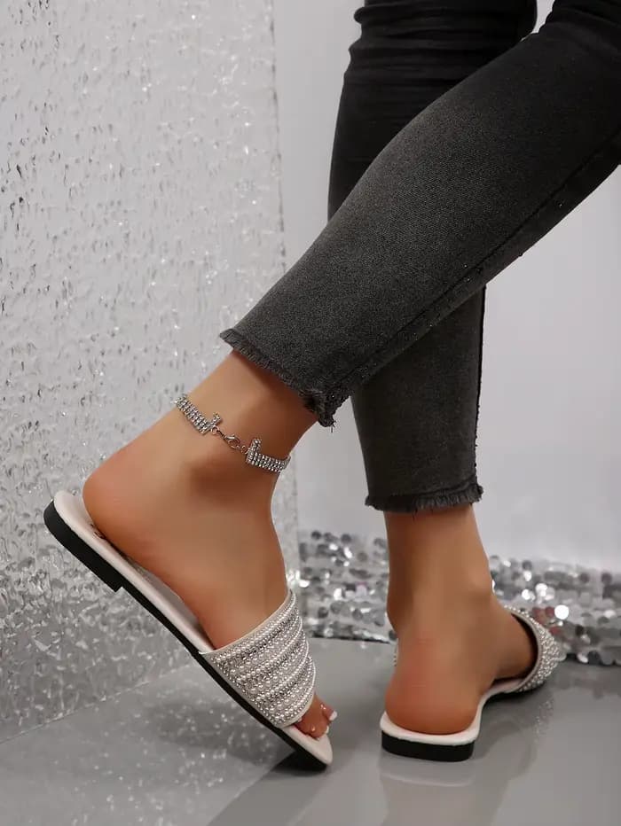 Nouvelles sandales d'été à la mode pour femmes