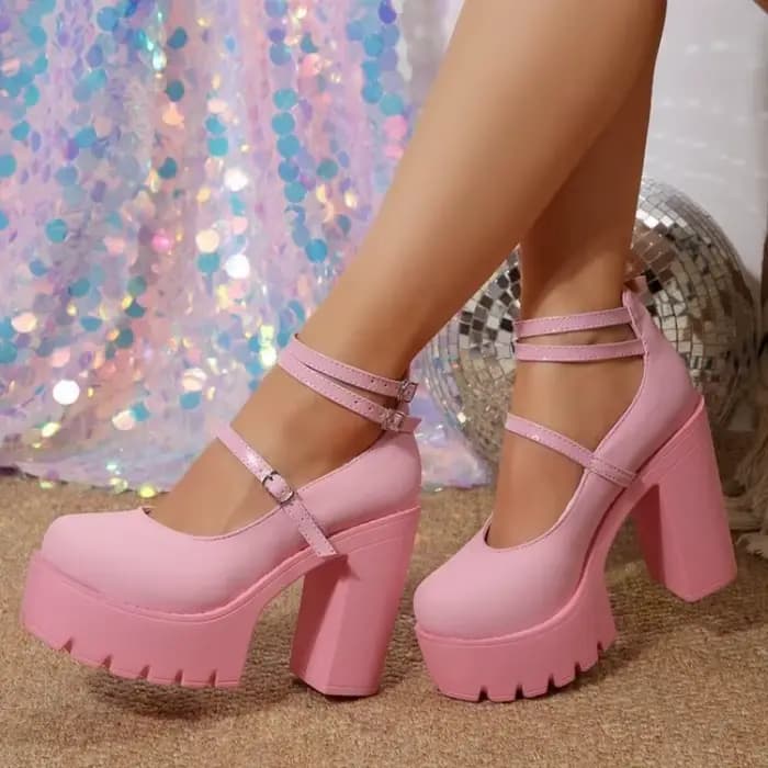 Nouvelles chaussures à talons hauts pour femmes
