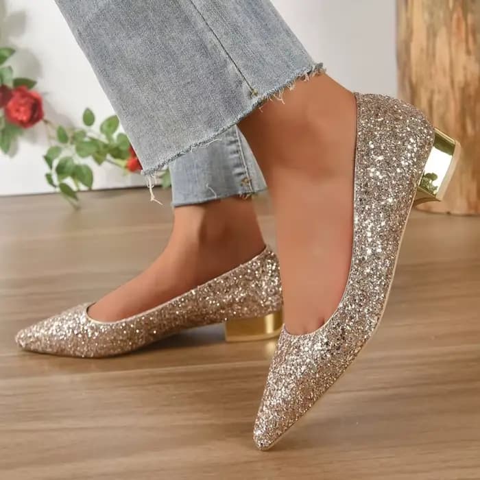 Escarpins argentés à talons bas pour femme