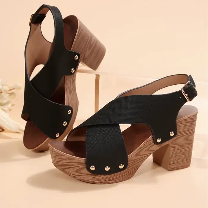 Sandales cloutées à talons épais pour femmes