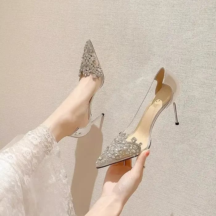 Escarpins à talons hauts argentés pour femmes