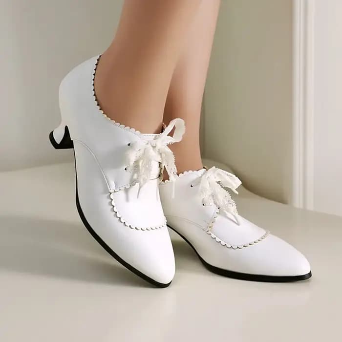 Talons hauts femmes 2025 nouvelle mode rétro à lacets