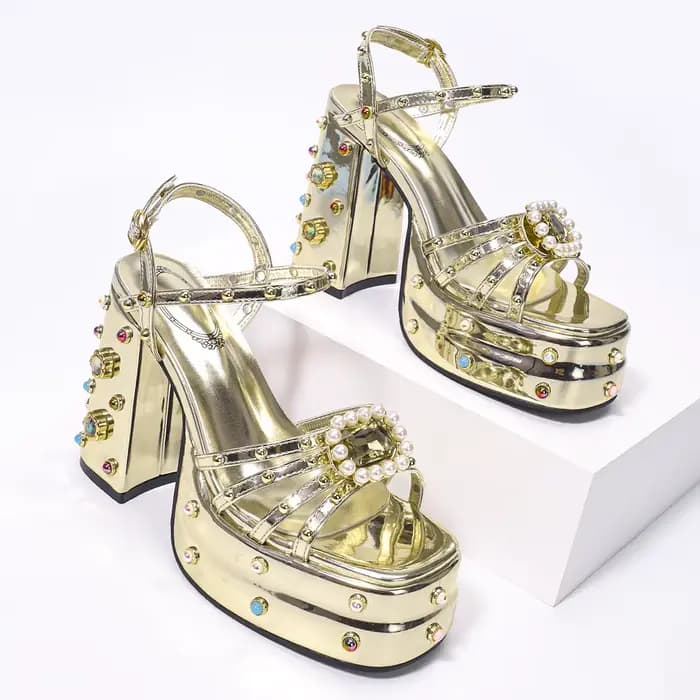 Chaussures en cuir PU à talons hauts épais pour femmes, escarpins d'été à plateforme à rivets, sandales de gladiateur à strass, couleur noir doré, 2025