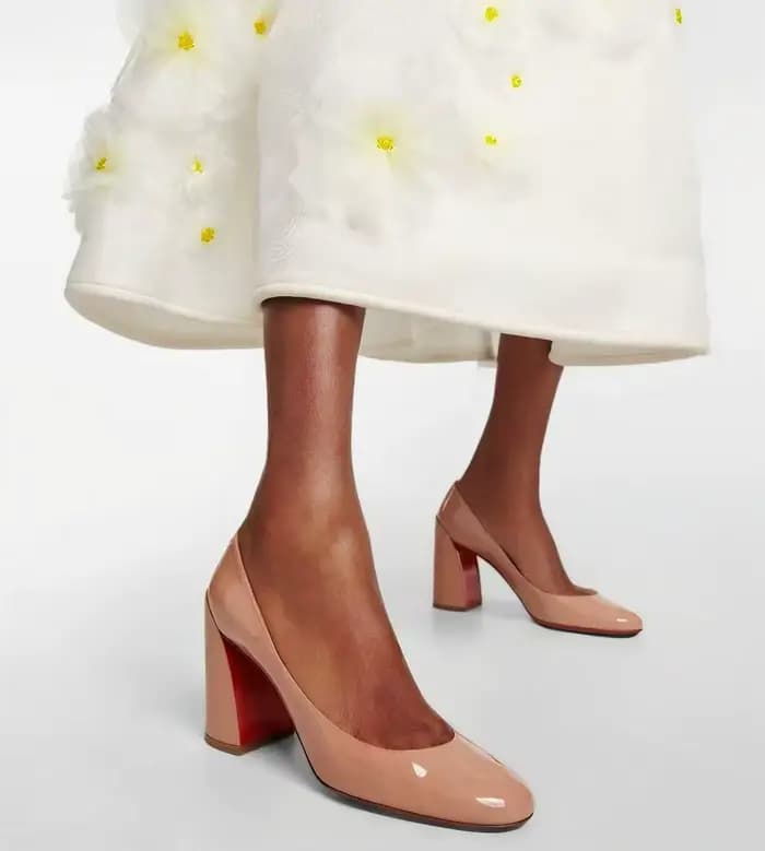 Escarpins en cuir verni pour femmes