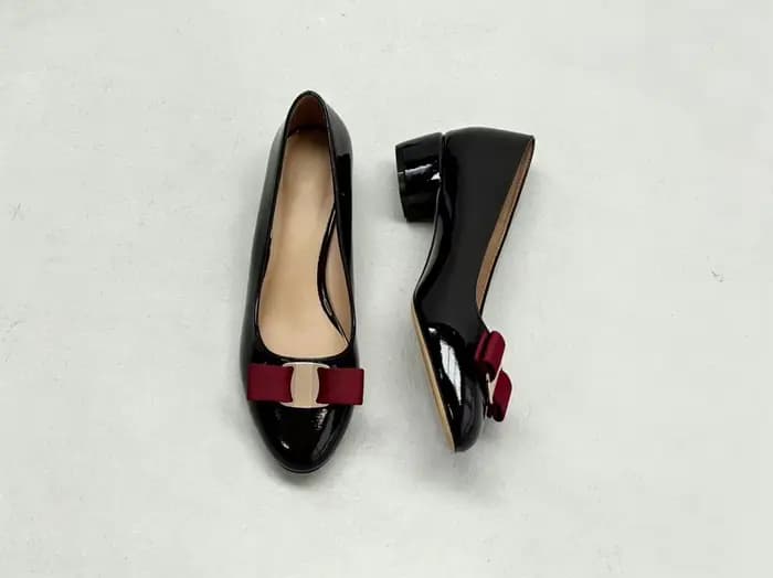Escarpins en cuir pour femmes avec nœud