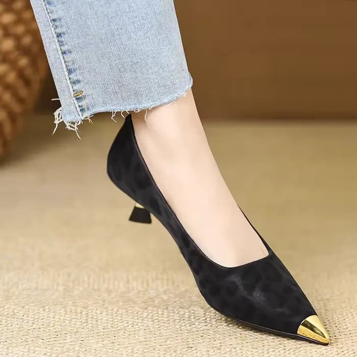 Chaussures simples à talons aiguilles