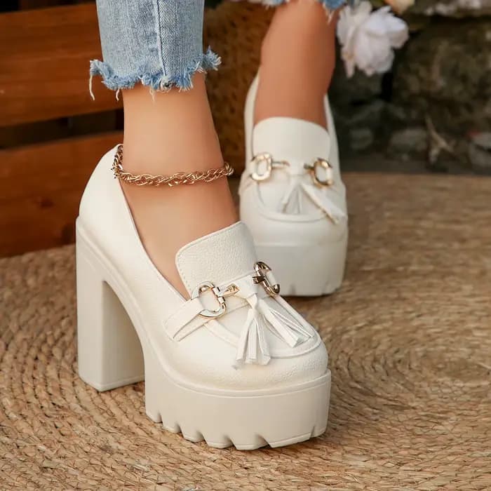 2025 nouvelles femmes pompes mode glands chaussures à talons épais