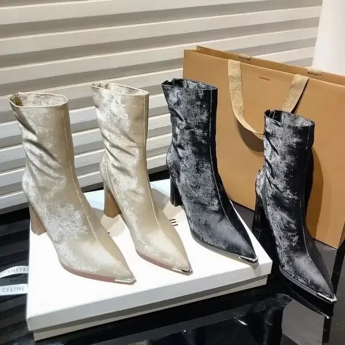 Chaussures mi-mollet pour femmes