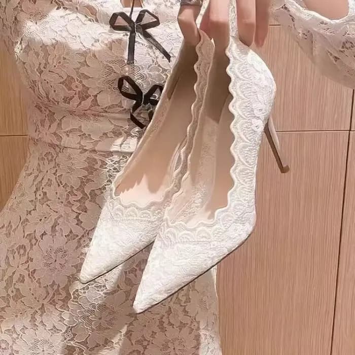 Chaussures de mariage blanches chaussures de mariée Design Sense Niche dentelle pointu talon aiguille peu profond français talons hauts tempérament féminin
