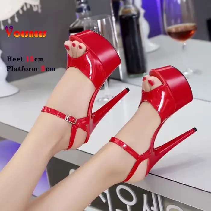 Sandales noires à talons fins pour femmes