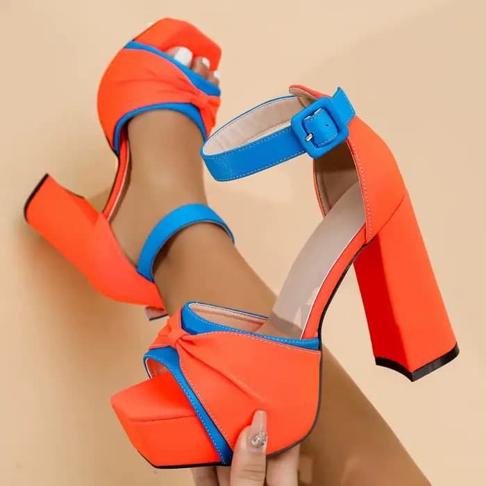 Sandales pour femmes 2026 Nouvelle collection été Tendance Polyvalentes Talon épais Confortables Imperméables Plateforme Talons hauts en cuir de porc double couche