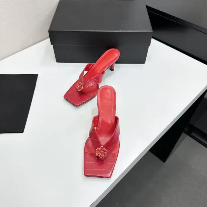 Sandales élégantes à talon moyen pour femme, motif fleur de camélia, bout carré, à clipser, en cuir/daim/imprimé crocodile, mules à talon pour l'été