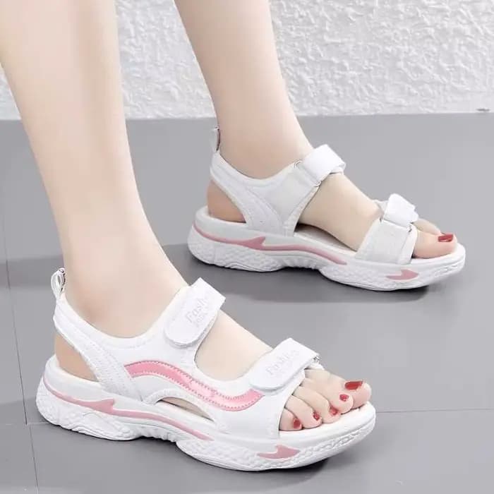 Femme chaussures plate-forme extérieure sandales en cuir pour femmes plage quotidien VIP Chic et élégant en gros confortable été 2025 H chaussure