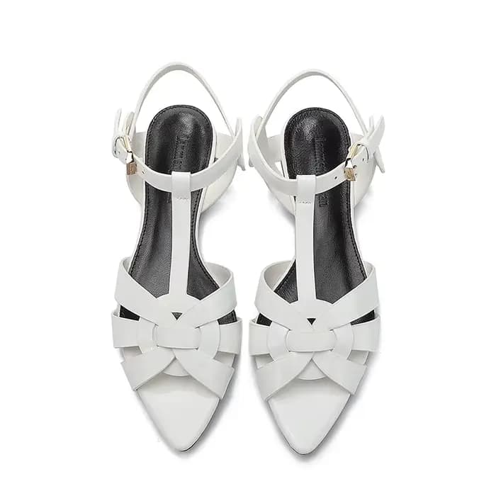 Sandales plates pointues et charmantes