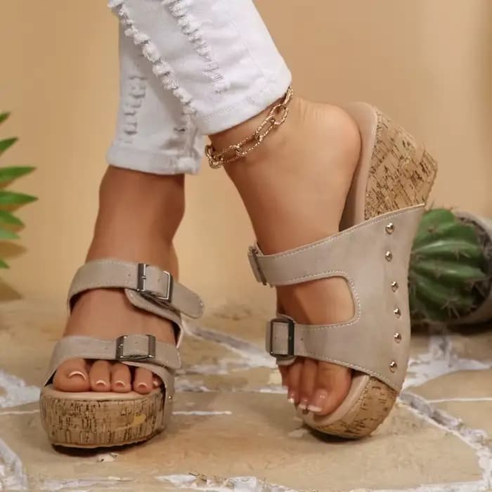 Sandales compensées à rivets pour femme, à double boucle, à enfiler, à bout ouvert, mules décontractées pour la plage