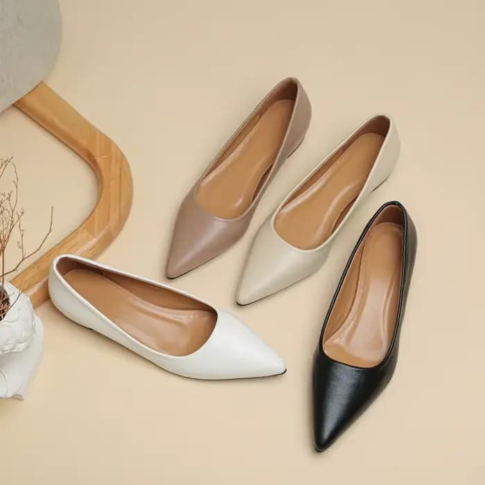 Nouveau bout pointu bouche peu profonde talon carré petites chaussures en cuir femmes élégantes mode talons hauts