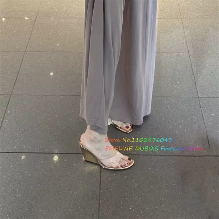 Sandales compensées transparentes dorées en PVC pour femmes