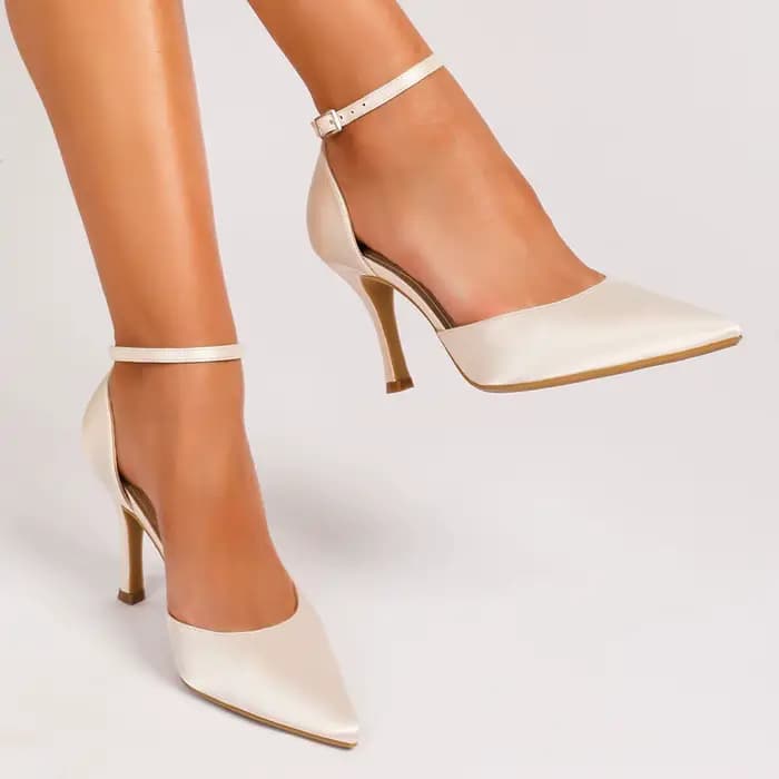 Escarpins à talons aiguilles pour femmes