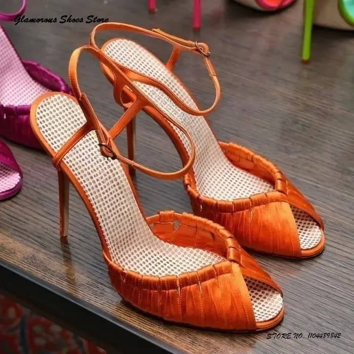 Sandales de soirée en satin pour femmes, chaussures d'été élégantes à bout rond et ouvert, talons aiguilles hauts, sangle à boucle, défilé, chaussures tendance