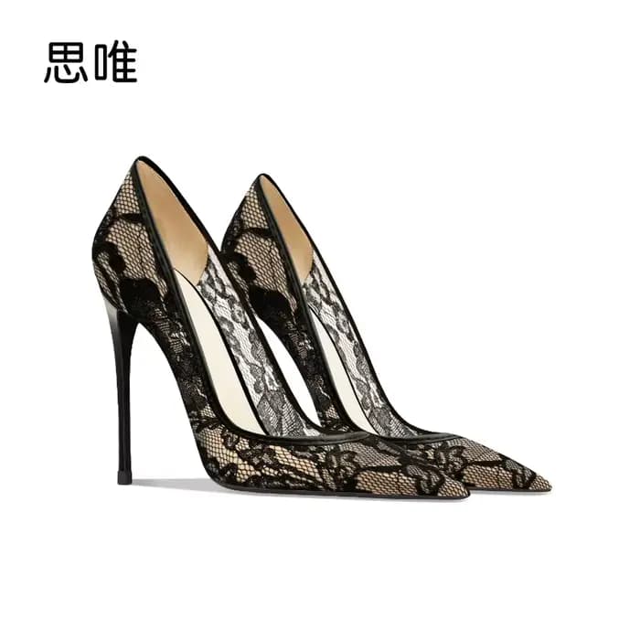 Chaussures à talons hauts en dentelle noire