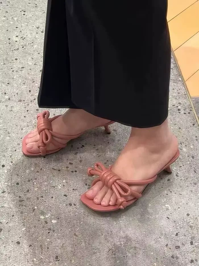 Mules à talons hauts noires pour femmes