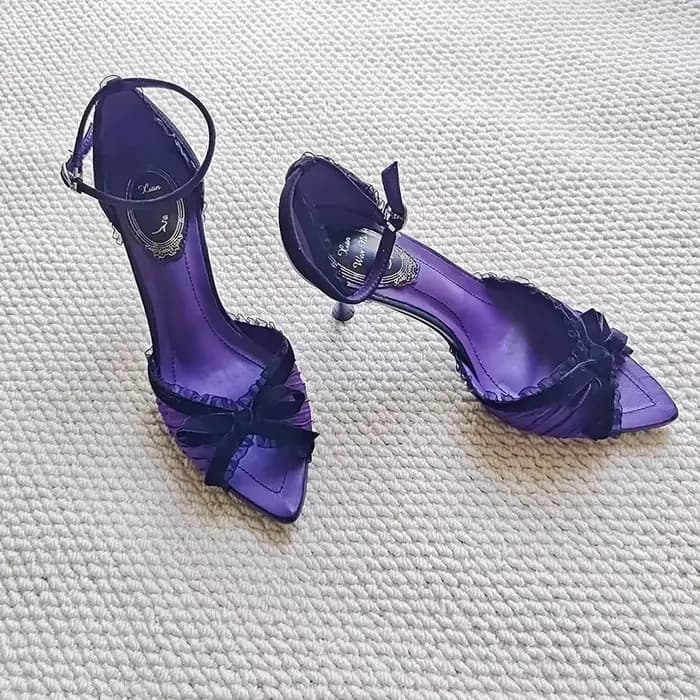 Talons aiguilles printemps et été nouveau bout pointu dentelle peu profonde maille strass chaussures de mariage plates robe de banquet sandales pour femmes
