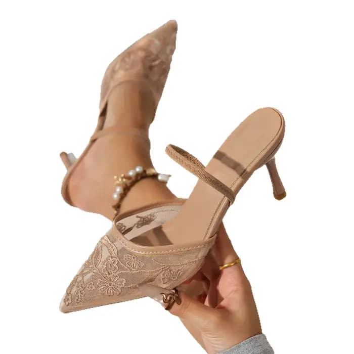 Sandales élégantes brodées à talons hauts pour mariage et banquet
